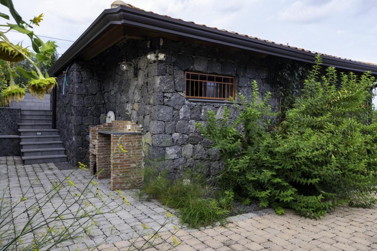 Casetta Delle Rose Sull'Etna Viagrande Exterior photo